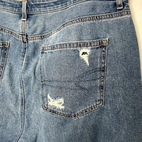 American Eagle Comfort Stretch Waistband Distressed Mom Jean Size 18 Regular #51 - Picture 7 of 8